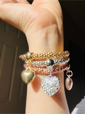 Mixed Metal Heart Charm Stretch Bracelet Set - Gold, Silver & Rose Gold